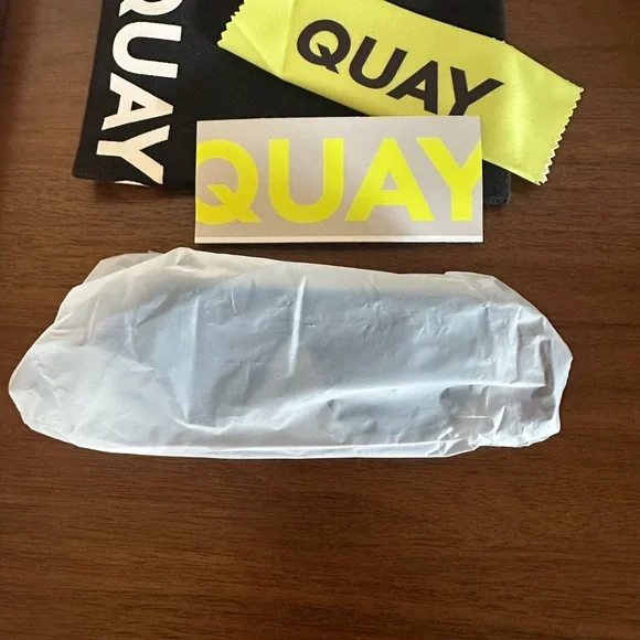 Quay Nightfall Black Oversized Sunglasses - Picture 2 of 3